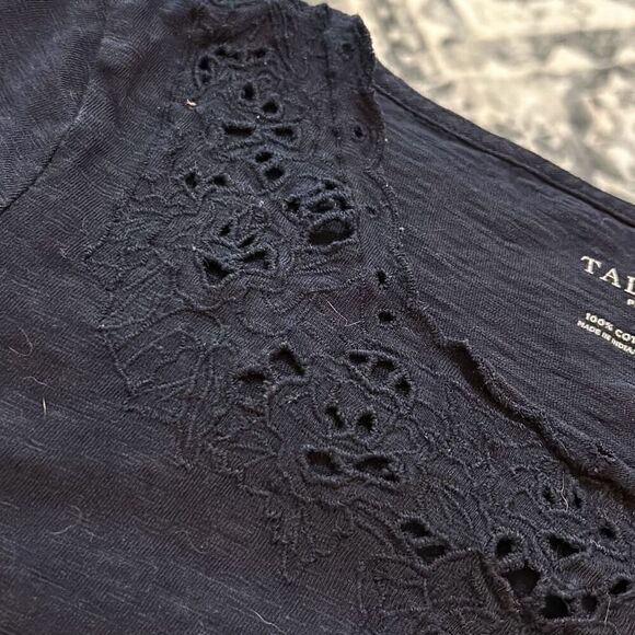 TALBOTS Dark Navy Blue Eyelet Neckline Detail Short Sleeve T-Shirt Top Sz Petite - Picture 5 of 7